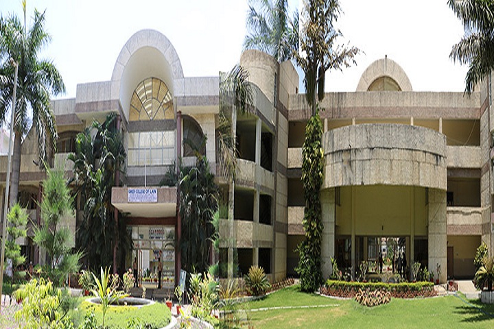 https://cache.careers360.mobi/media/colleges/social-media/media-gallery/9314/2019/4/8/Building of Career College of Law Bhopal_Campus-View.jpg